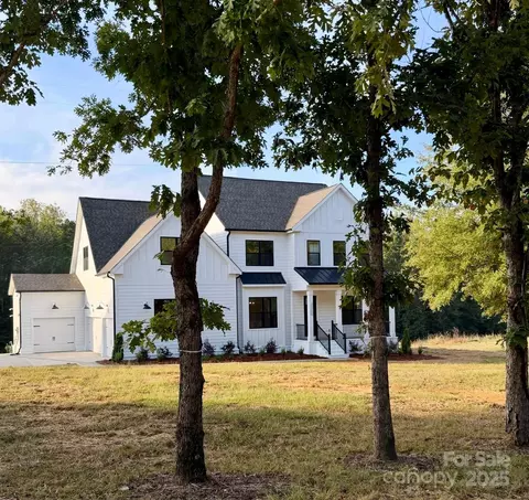 8827 Wingard Rd, Waxhaw, NC 28173