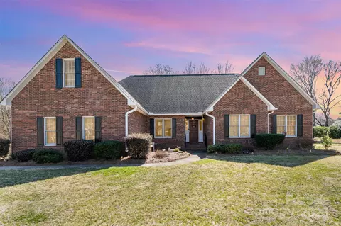 1114 Setter Ln, Concord, NC 28025