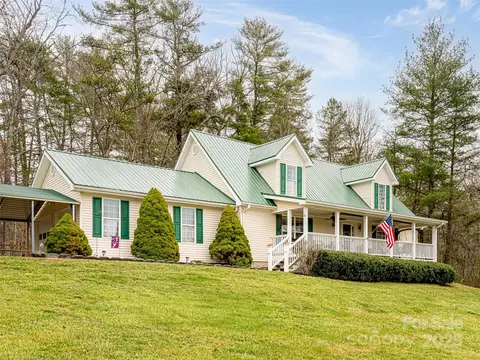 15 Vision Hill Dr, Weaverville, NC 28787