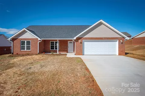 160 Central Park Cir, Spindale, NC 28160