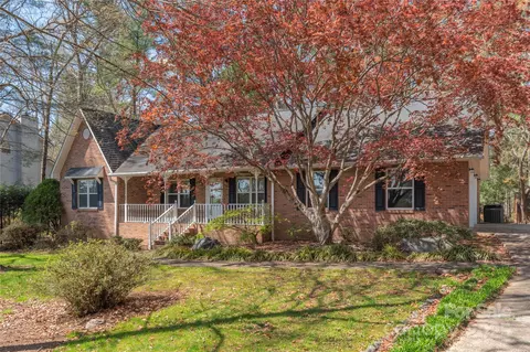 219 Waterford Dr, Mills River, NC 28759