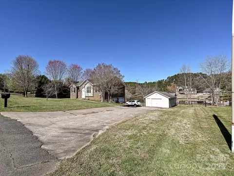 Exterior - 2339 Perry Rd, Denver, NC 28037 photo 7 of 8