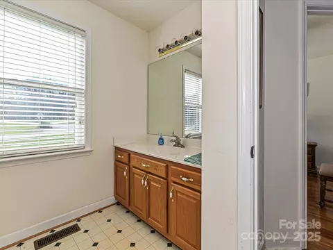 Bath - 2339 Perry Rd, Denver, NC 28037 photo 4 of 5
