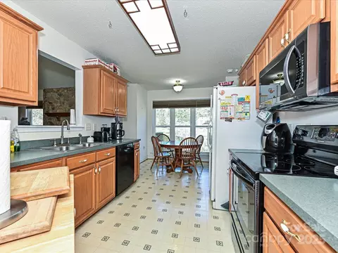 Kitchen - 2339 Perry Rd, Denver, NC 28037 photo 4 of 5