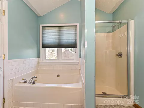 Bath - 2339 Perry Rd, Denver, NC 28037 photo 1 of 5
