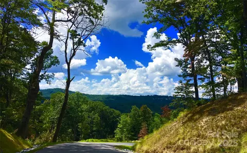 83 Curtain R6 Blf #R6, Hendersonville, NC 28791