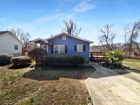 2725 Fair Oaks Dr, Gastonia, NC 28054