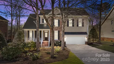 1011 Columbine Rd, Asheville, NC 28803