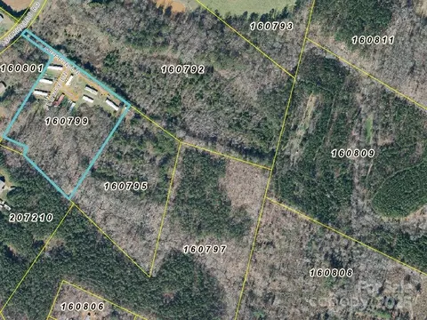 102 Fluffy Ln, Bessemer City, NC 28016