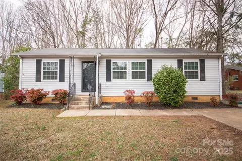 4910 Lailwood Cir, Charlotte, NC 28227