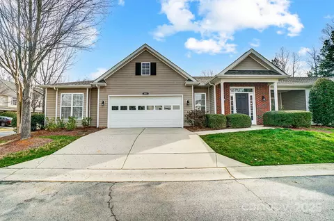 10011 Forest View Ln, Charlotte, NC 28213