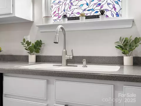 Kitchen - 421 Silver Cypress Ln, Fort Mill, SC 29708 photo 3 of 4