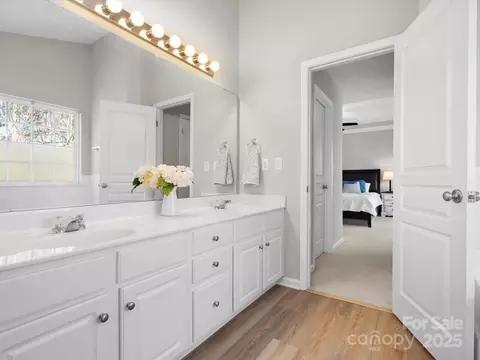 Bath - 421 Silver Cypress Ln, Fort Mill, SC 29708 photo 4 of 5