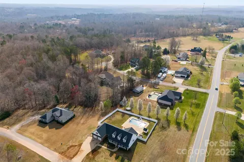106 Springfield Dr, Gaffney, SC 29341 photo 27