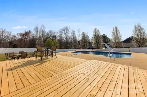 106 Springfield Dr, Gaffney, SC 29341 photo 25