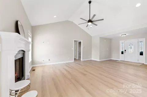 106 Springfield Dr, Gaffney, SC 29341 photo 6