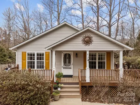 11 Amys Way, Black Mountain, NC 28711
