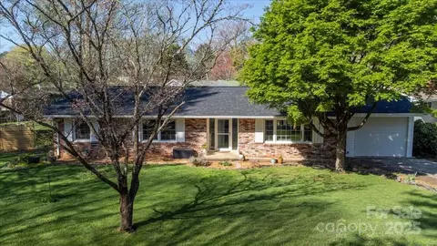 37 Far Hills Ter, Brevard, NC 28712