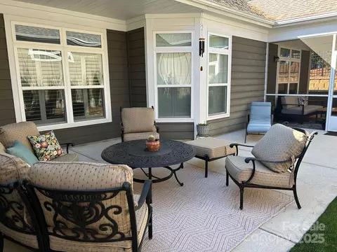 16116 Lakeside Loop Ln, Cornelius, NC 28031 photo 2