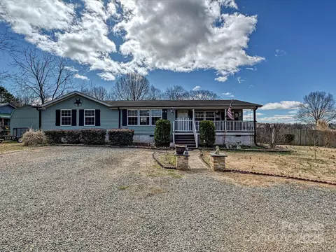 170 Louise Dr, Mooresville, NC 28115