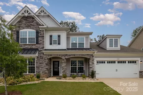 17015 River Race Dr, Huntersville, NC 28078