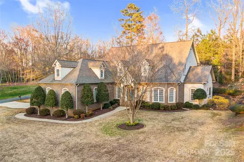 8005 Bridger Pt, Waxhaw, NC 28173