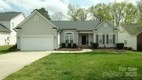 5834 Coopers Ridge Ln, Charlotte, NC 28269