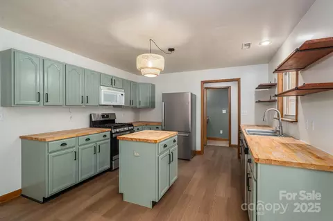 Kitchen - 3880 Scronce Rd, Vale, NC 28168 photo 4 of 5