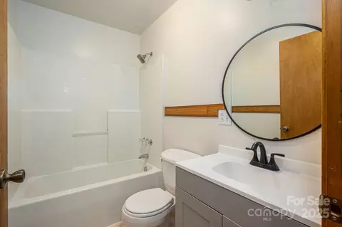 Bath - 3880 Scronce Rd, Vale, NC 28168 photo 3 of 3