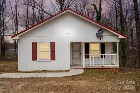 2407 Moose Rd, Kannapolis, NC 28083