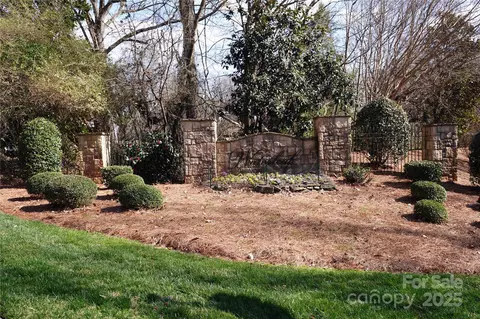 9220 Bales Ln, Charlotte, NC 28227