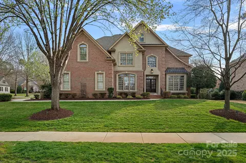 Exterior - 18334 Dembridge Dr, Davidson, NC 28036 photo 2 of 8