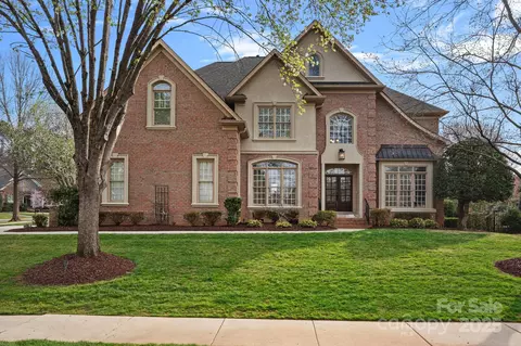 18334 Dembridge Dr, Davidson, NC 28036