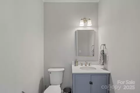 Bath - 18334 Dembridge Dr, Davidson, NC 28036 photo 2 of 6