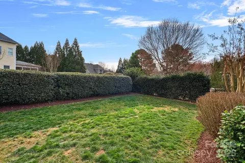 Exterior - 18334 Dembridge Dr, Davidson, NC 28036 photo 7 of 8