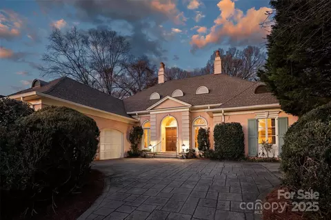 318 S Canterbury Rd, Charlotte, NC 28211