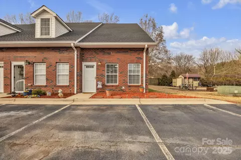 49 Orchard Trace Ct, Taylorsville, NC 28681