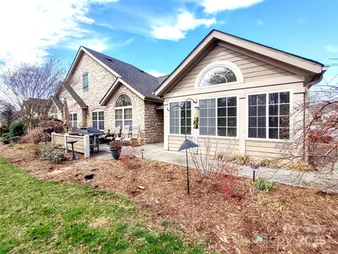 810 Wynnshire D Dr #D, Hickory, NC 28601