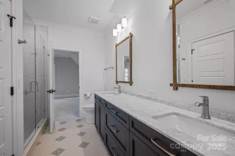 Bath - 810 Martingale Ln, Davidson, NC 28036 photo 4 of 4