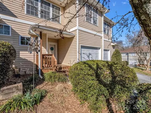 112 Farm Ln, Mills River, NC 28759