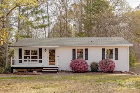 1114 University Dr, Lancaster, SC 29720