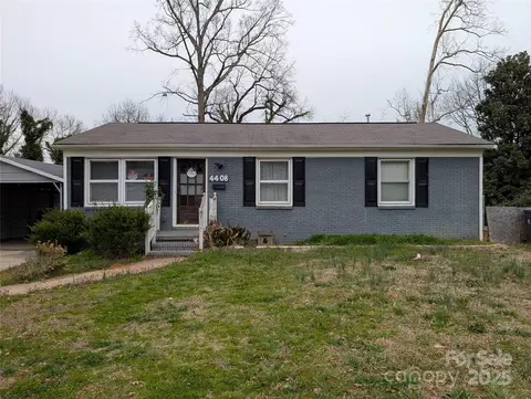 4408 Pebblebrook Dr, Charlotte, NC 28208