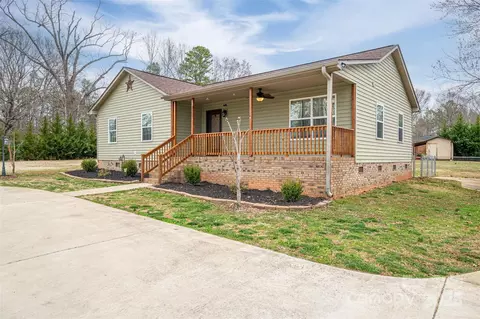 3155 Ramseur St, Lincolnton, NC 28092