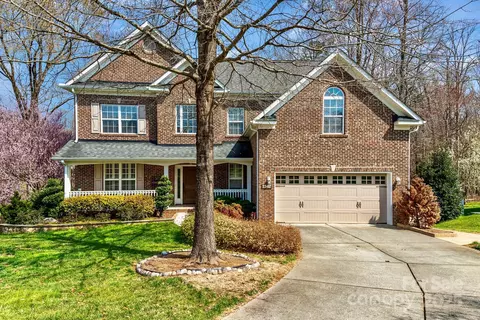 1347 Lightwood Dr, Matthews, NC 28105