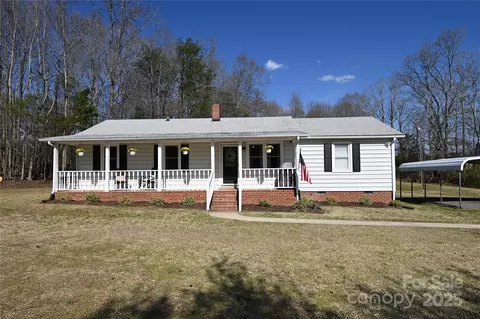 1020 Saint Paul Church Rd, Clover, SC 29710