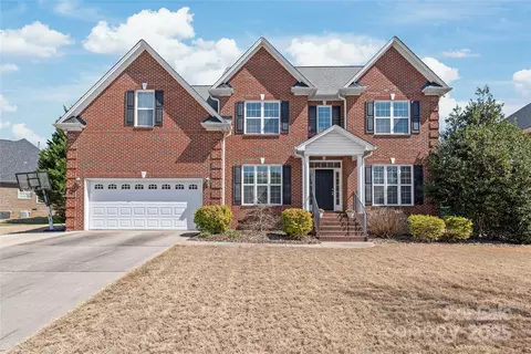 5608 Old Town Ln, Gastonia, NC 28056