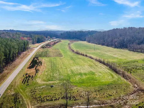 807 Nc 126 Hwy, Morganton, NC 28655