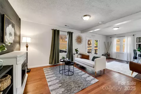 Living - 72 S Woods Dr, Sylva, NC 28779 photo 3 of 4