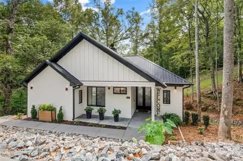 231 Sunny Path Ln, Statesville, NC 28677