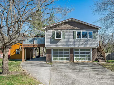 24 W Stewart St, Asheville, NC 28806